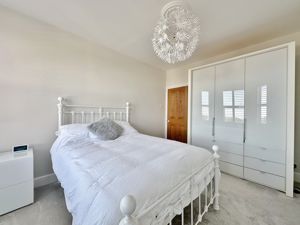 Photo 25- click for photo gallery